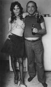 Charles Bukowski og hans kæreste.
